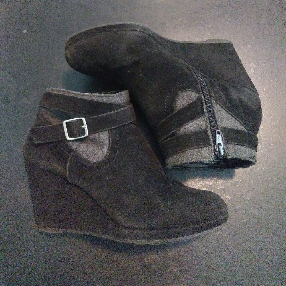 Style and Co Wedged Boots